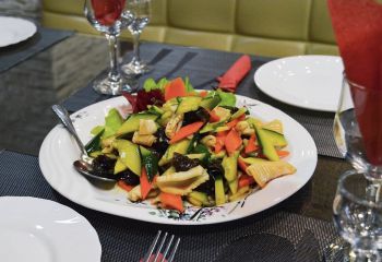 Салат из кальмара с овощами (5)