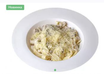 Паста с курицей и грибами в сливочном соусе