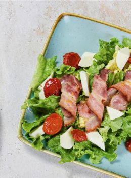 Салат с беконом