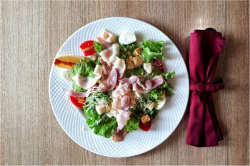 Цезарь с беконом