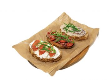 Брускетта с тунцом