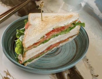 Сендвич с лососем