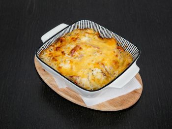 Картофель, запеченный с беконом, грибами, черри